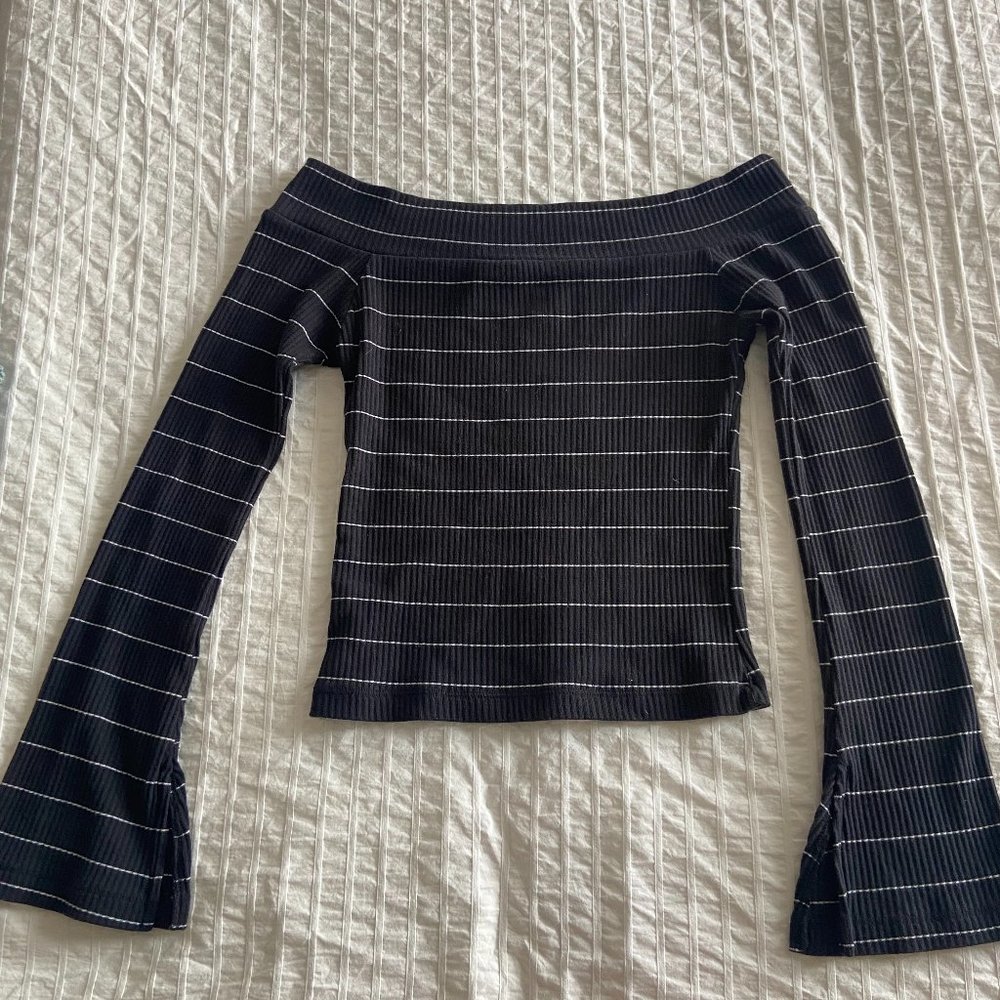 Pacsun off the shoulder black and white top